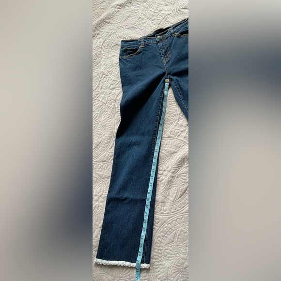 DG2 Strait Leg Size 2 Mid Rise Jeans With Lace Bottom Detail - Picture 9 of 12